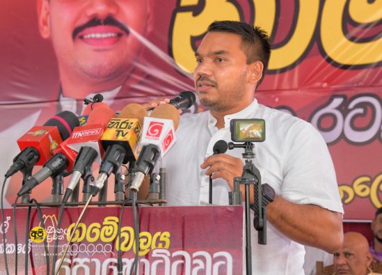 “බාප්පට වැරදුනේ ගොවියෝ නිසා” – නාමල් රාජපක්ෂ